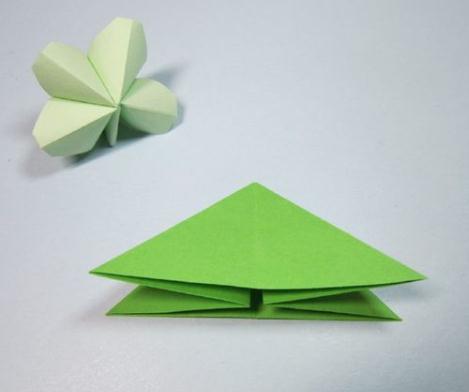 四叶草折纸教程图解