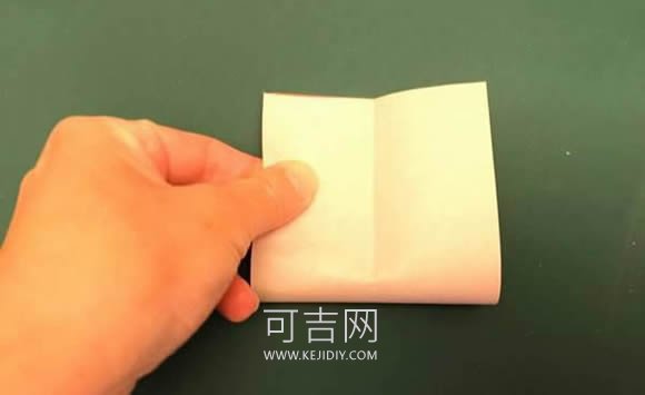 儿童用折纸简单制作带穗子灯笼的教程 -  www.kejidiy.com