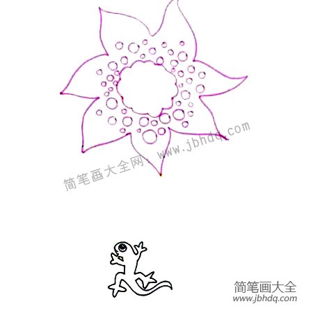 1.在画面上设计出主题的花儿，尽量画得大一些，把小蜥蜴也画出来。