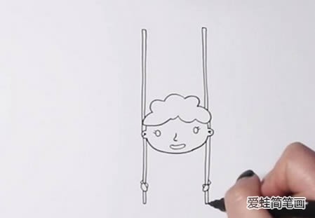 荡秋千的小女孩简笔画怎么画