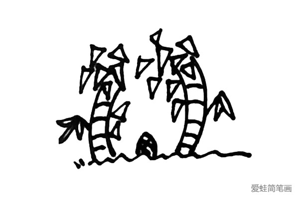 第六步：在两根竹子中间画上竹笋，在加上一些叶子就好了。